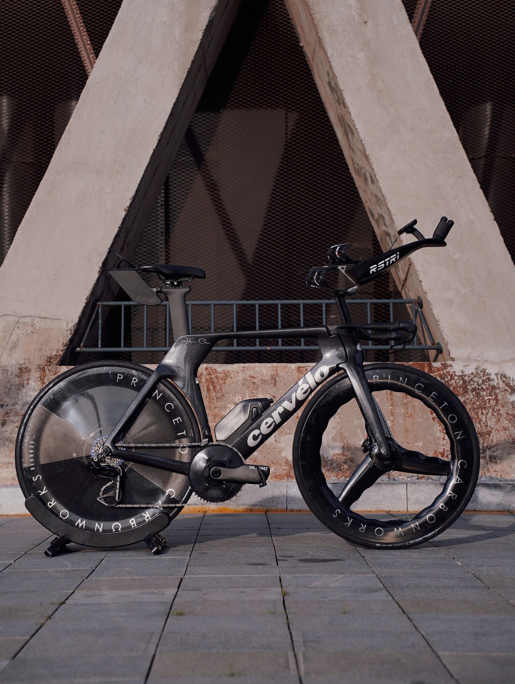 Cervélo P5 整车侧面配置
